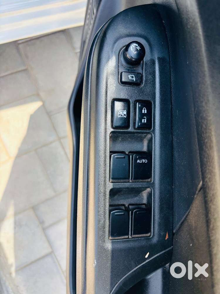 Maruti Suzuki Swift 1.2 Vxi (o), 2024, Petrol