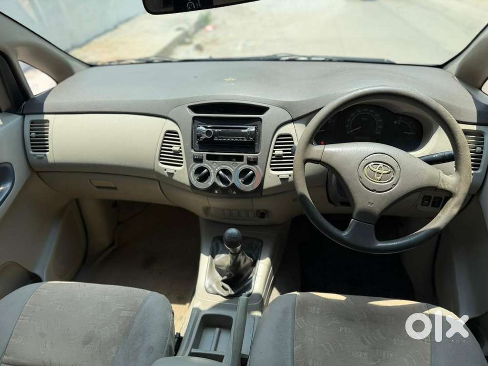 Toyota Innova 2011
