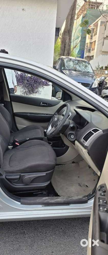 Hyundai I20 Asta (o) 1.2 Mt, 2010, Petrol