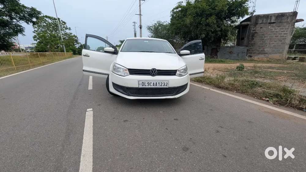 Volkswagen Polo Petrol Manual 2011