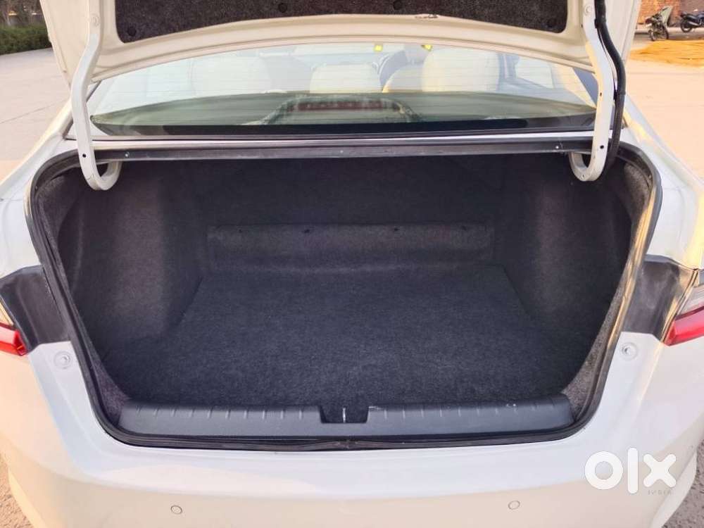 Honda City 1.5 V 5th Gen I-vtec Mt, 2021, Petrol