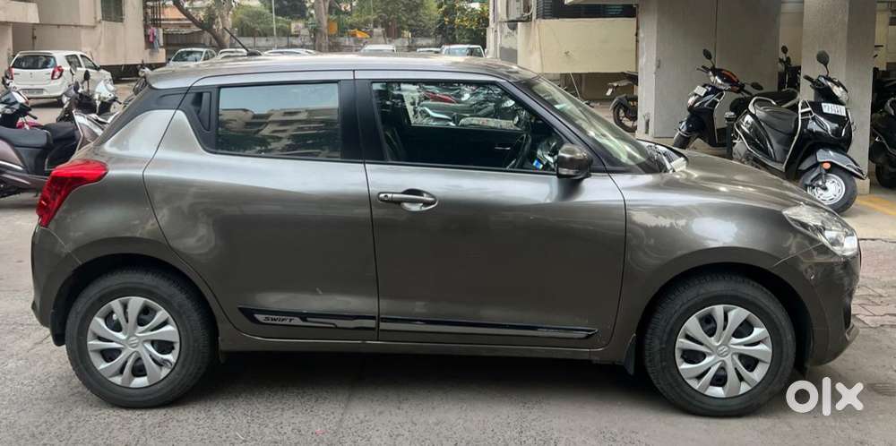 Maruti Suzuki Swift Vxi + Manual, 2022, Petrol