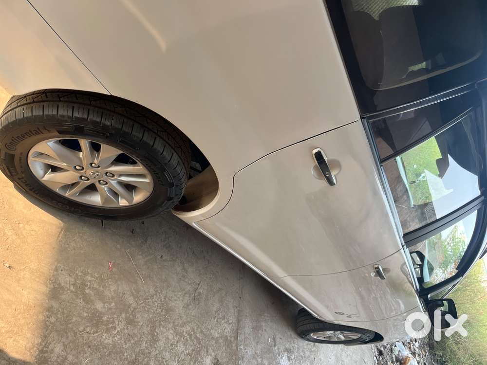 Toyota Innova 2013