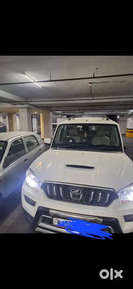 Mahindra Scorpio Classic S10 2015