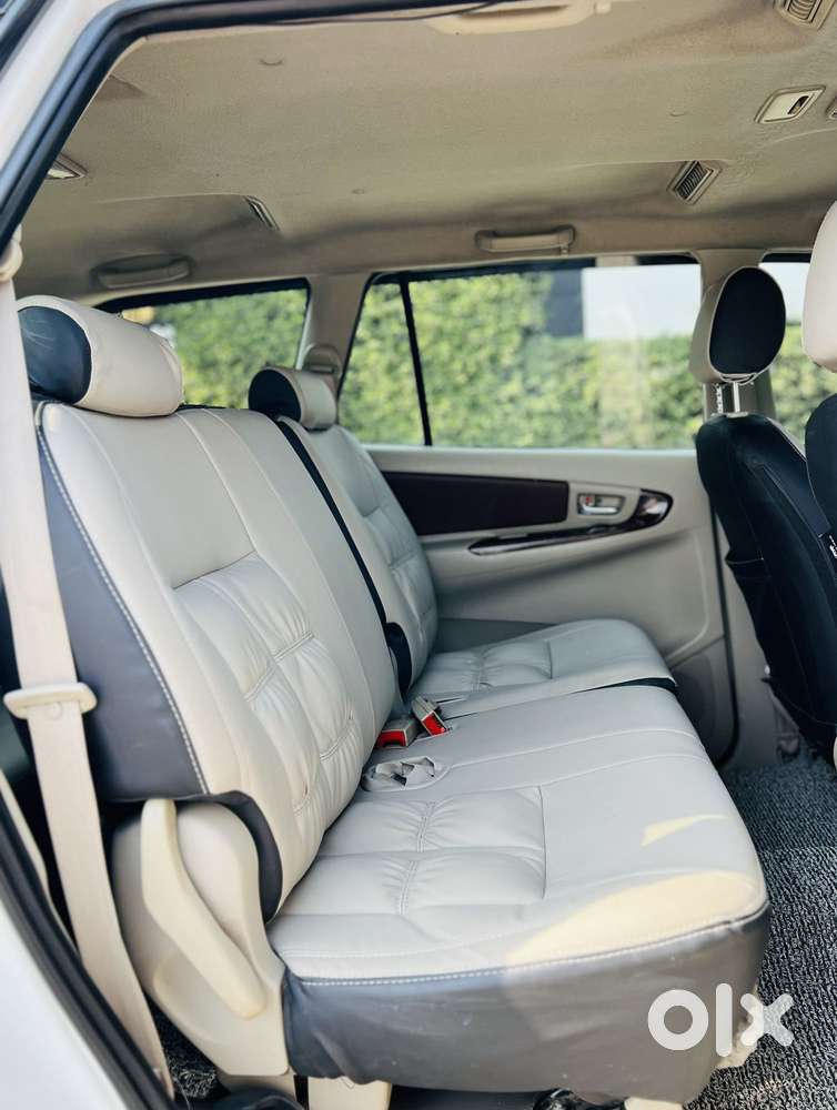 Toyota Innova 2.5 Vx 8 Str Bs-iii, 2014, Diesel