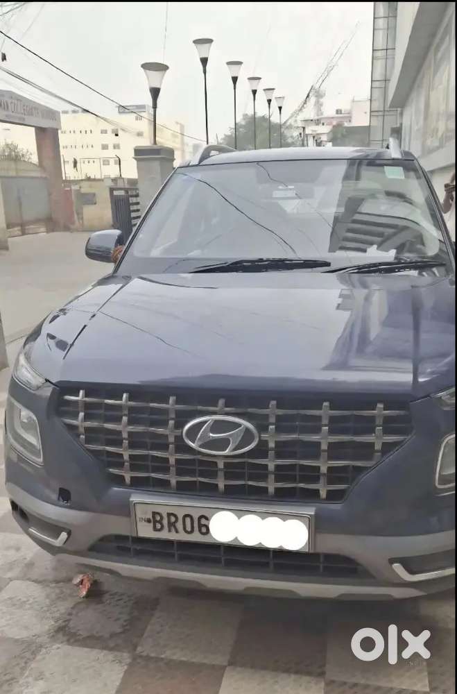 Hyundai Venue 2021 Petrol Well Maintained