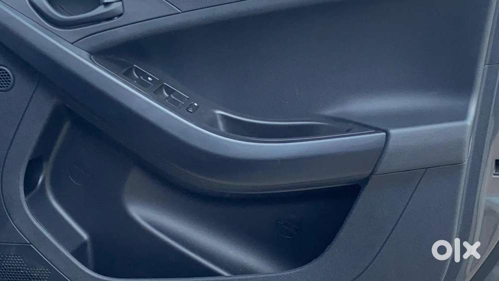 Tata Nexon Smart Plus S 1.2 Revotron Petrol 5 Mt, 2025, Petrol