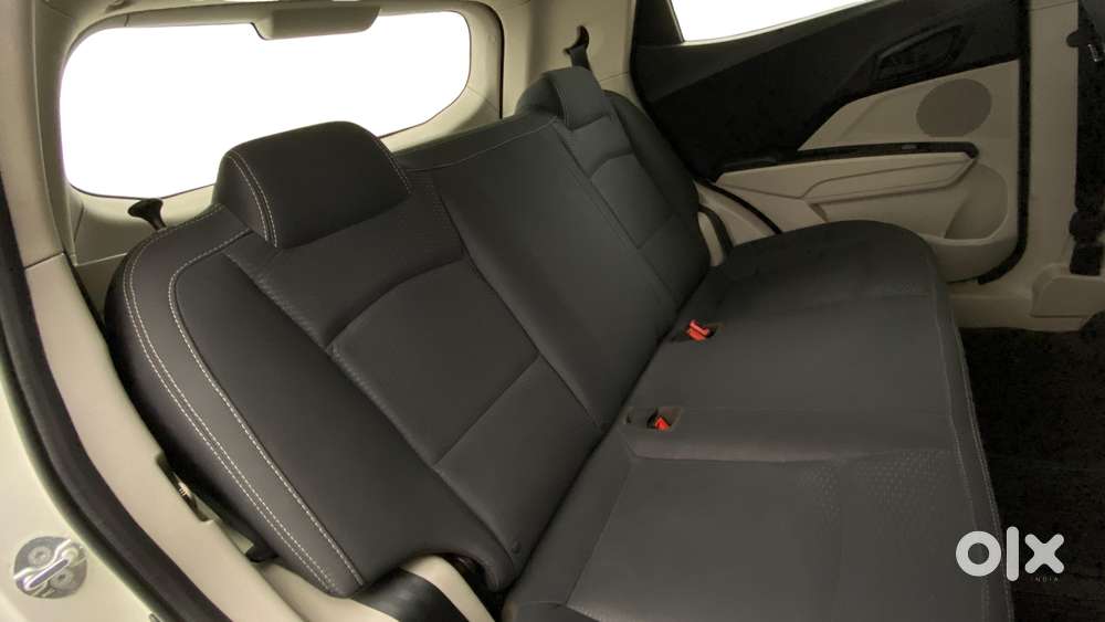 Mahindra Xuv300 W6 Amt Diesel, 2022, Diesel