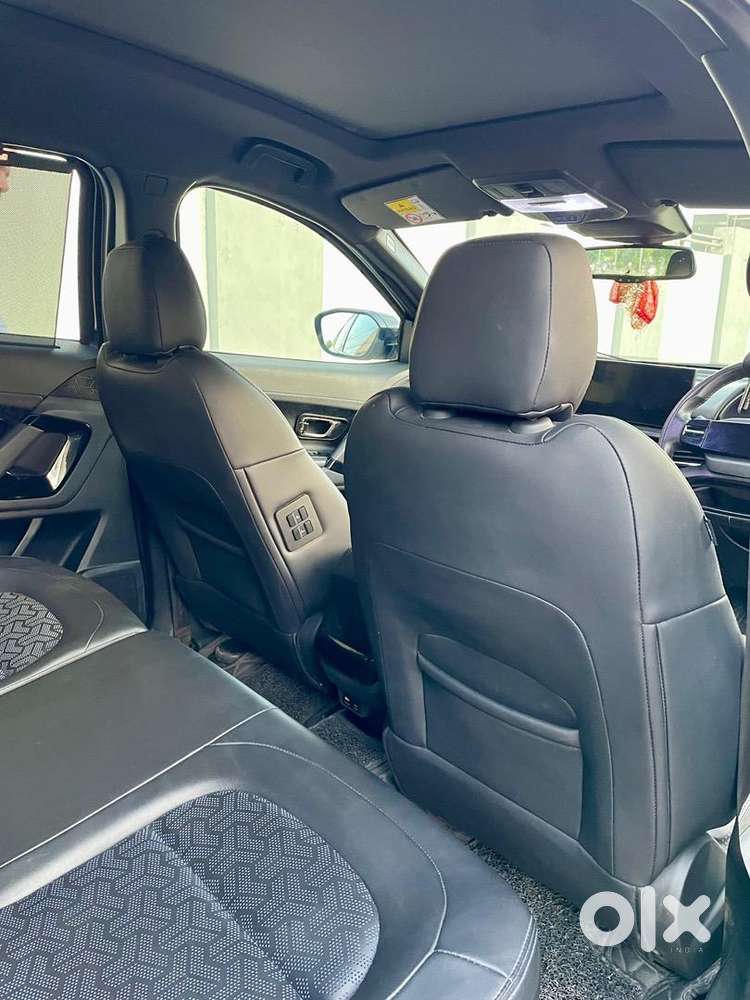 Tata Safari Accomplished Top End