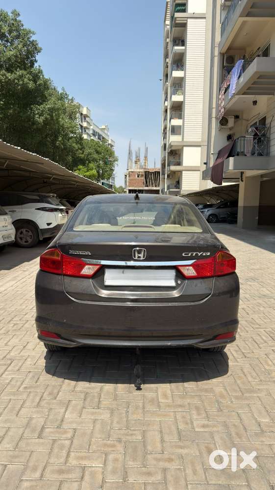 Honda City V 2015 1.5 Diesel Turbo I-dtech Metallic Brown Colour