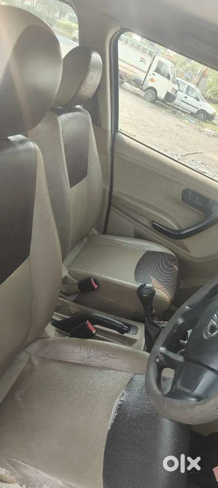 Mahindra Tuv 300 2018 Diesel Car Urjant Sell