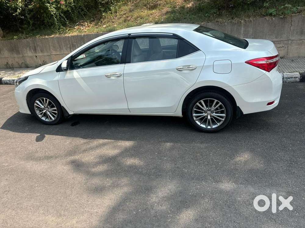 Toyota Corolla Altis 2015 Diesel Well Maintained