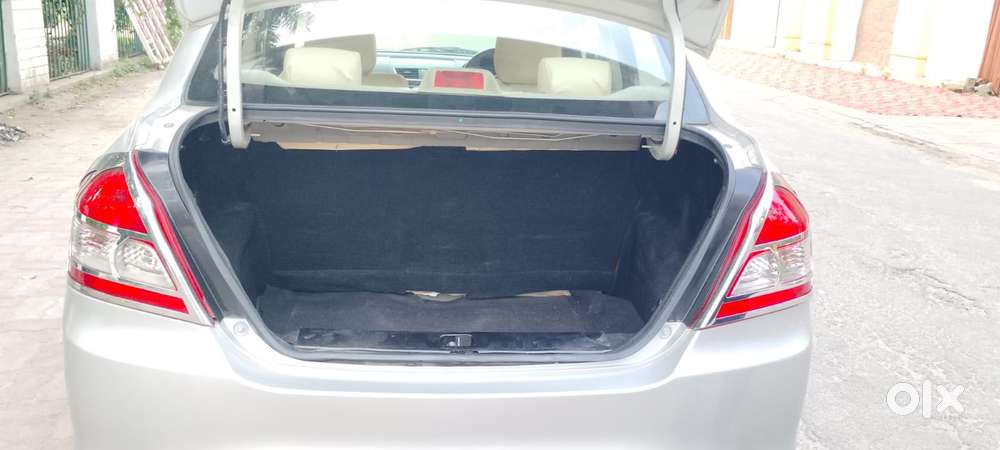 Maruti Suzuki Swift Dzire Vdi Optional, 2014, Diesel