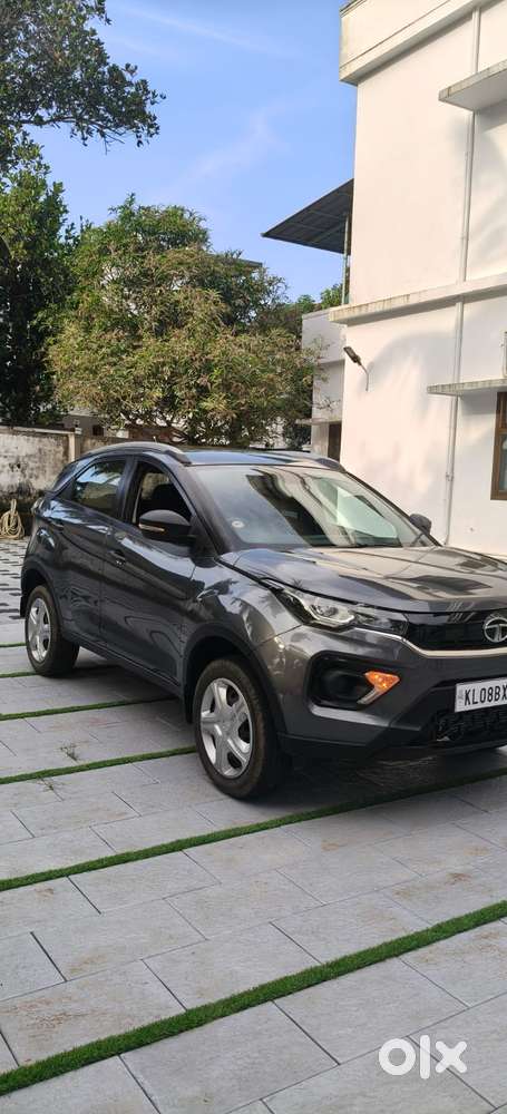 Tata Nexon 1.5 Revotorq Xm (s), 2022, Petrol