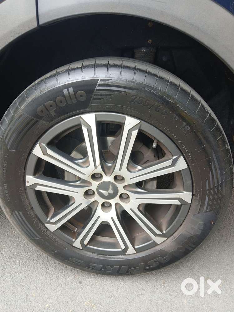 Mahindra Xuv700 2.2 Ax 7 Diesel At Str, 2022, Diesel