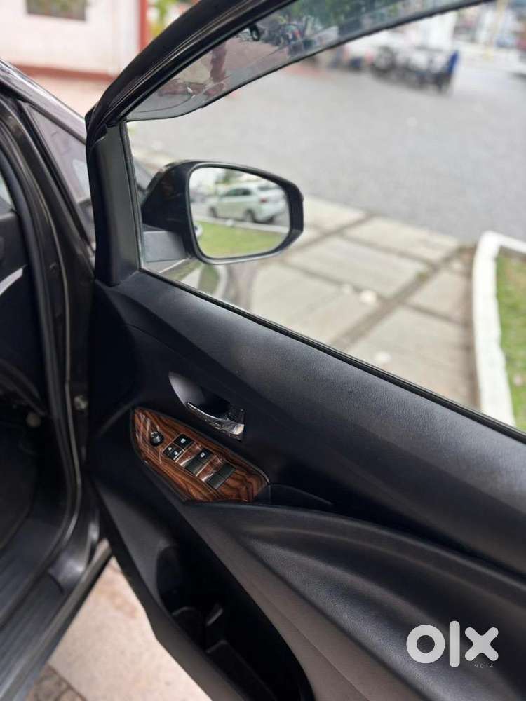 Toyota Innova Crysta 2018 Diesel 96000 Km Driven