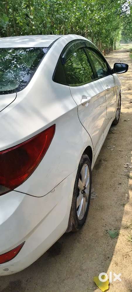 Hyundai Verna 2012