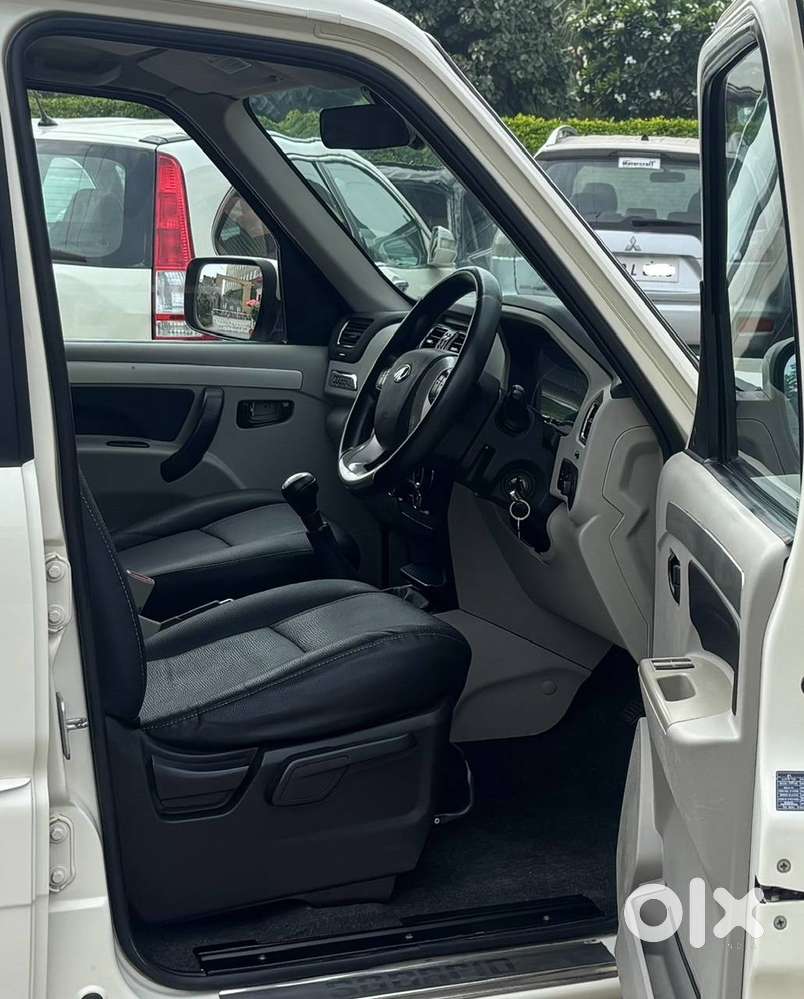 Mahindra Scorpio S10 2wd Mt 2015, 69500 Kms Uttarakhand Registration.
