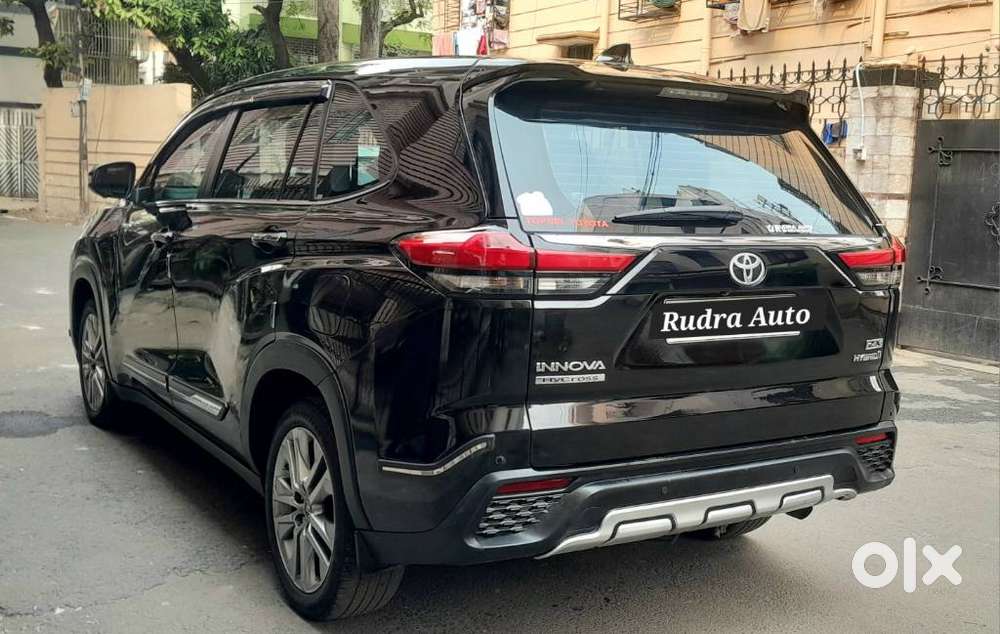 Toyota Innova Hycross 2.0 Zx Hybrid 7 Str, 2023, Petrol