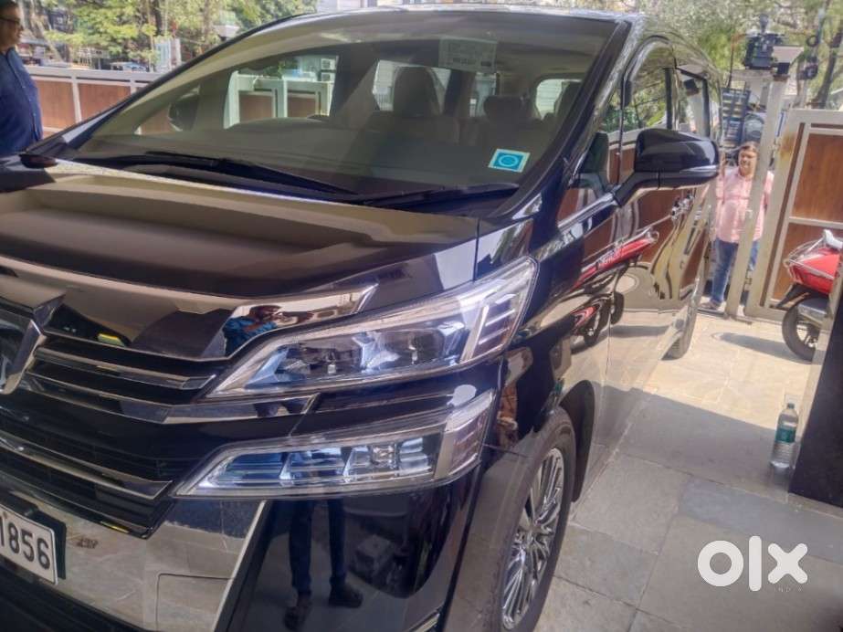 Toyota Vellfire 2.5 Executive Lounge, 2020, Petrol