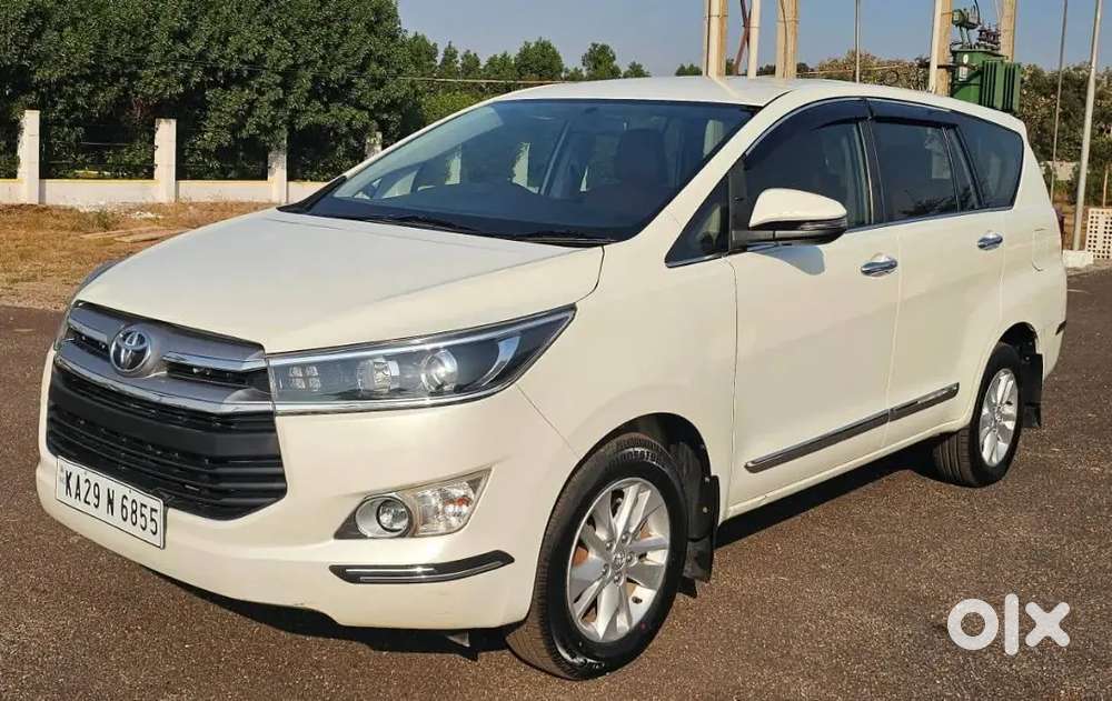 Innova Crysta 2.4 V Mt 7 Str 2020