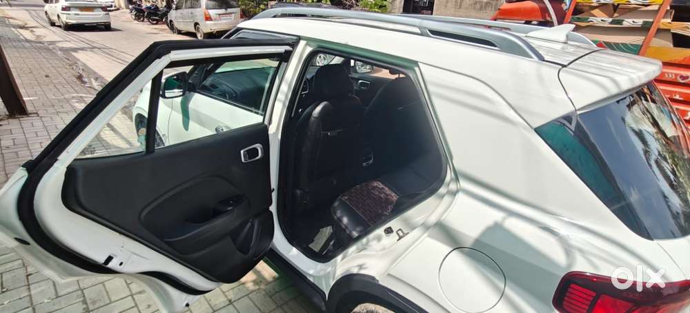 Hyundai Venue Sx (o) Mt 1.5 Diesel, 2021, Diesel