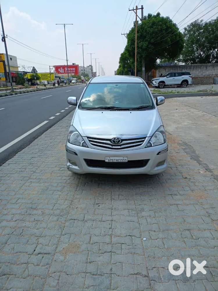 Toyota Innova 2.5 E 2007
