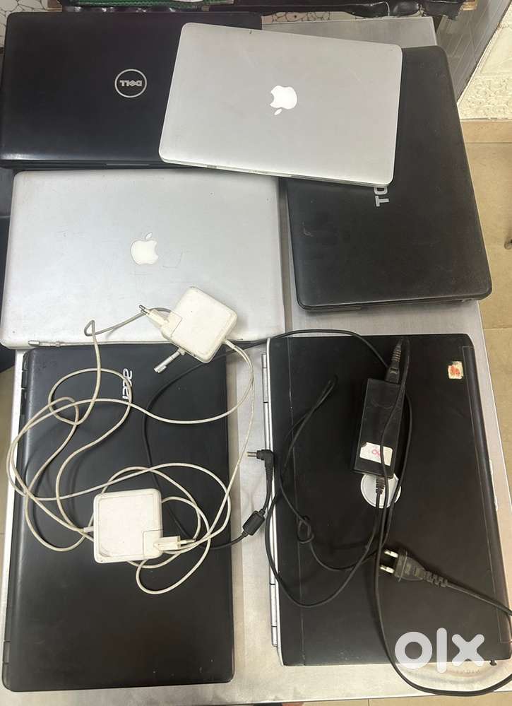 6 laptops all display and on