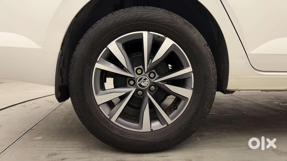 Skoda Slavia Style 1.5l Tsi Dsg, 2022, Petrol