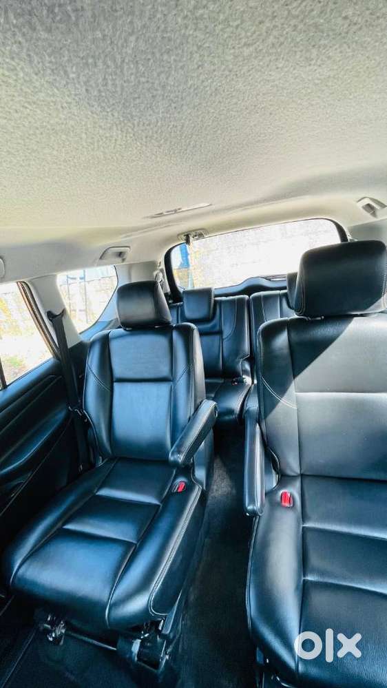 Toyota Innova Crysta 2.8 Gx At, 2016