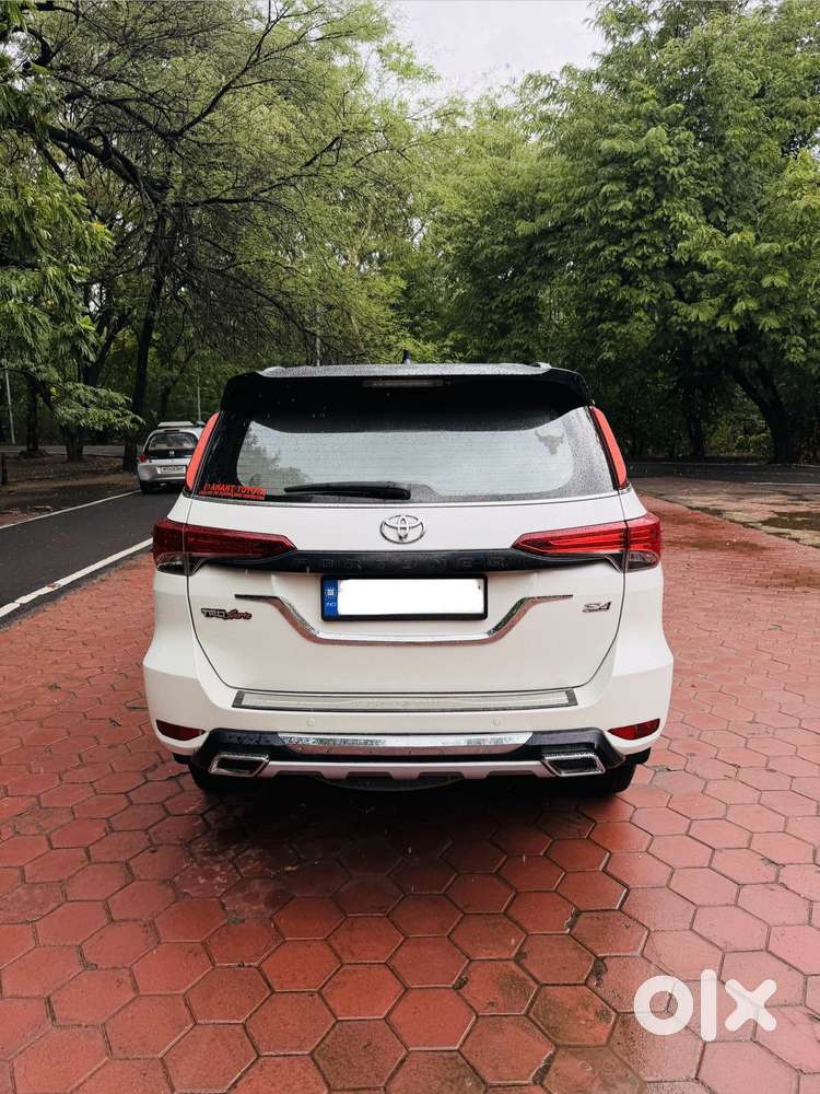 Toyota Fortuner 4x4 Manual Limited Edition, 2019, Diesel