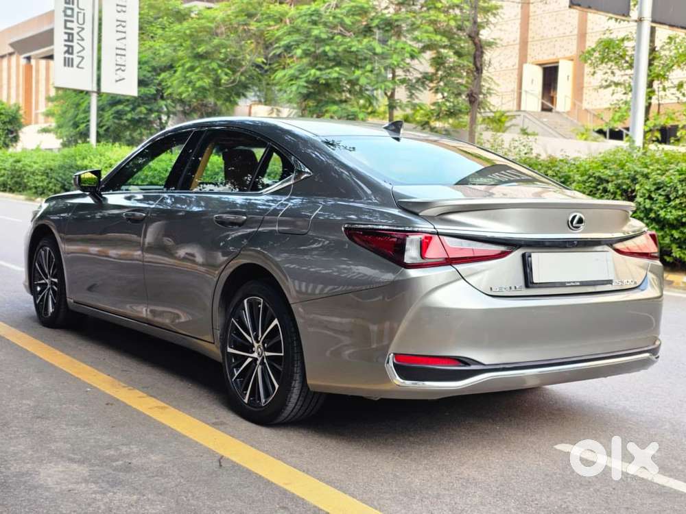 Lexus Es 300h Luxury, 2025, Cng & Hybrids
