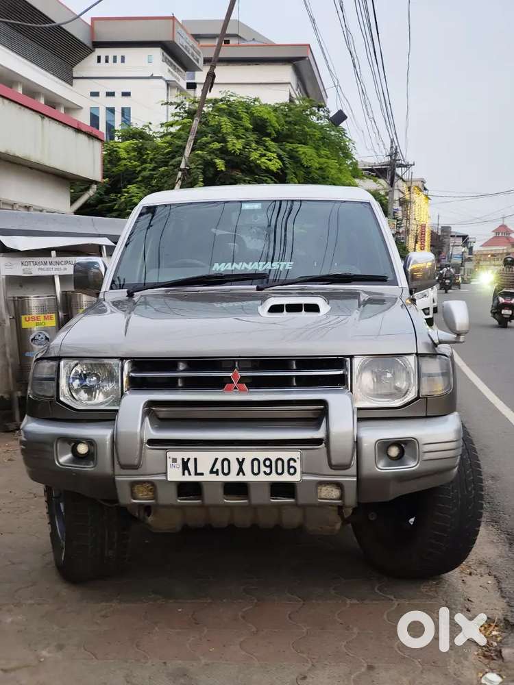 Mitsubishi Pajero 2009 Dual Tone