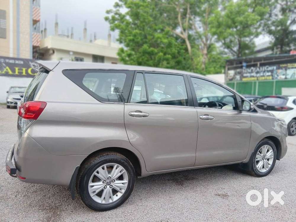 Toyota Innova Crysta 2.8z Automatic, 2016, Diesel