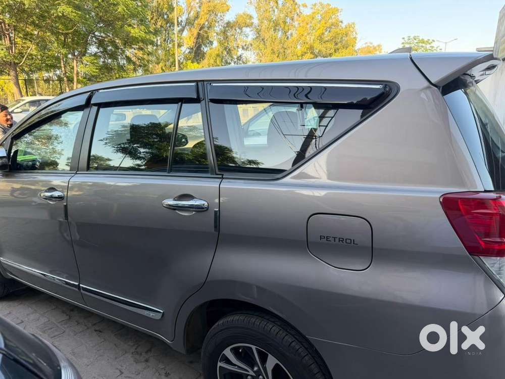 Toyota Innova Crysta 2022