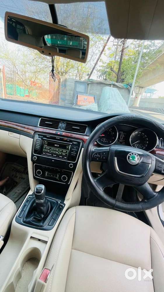 Skoda Superb Petrol 2013