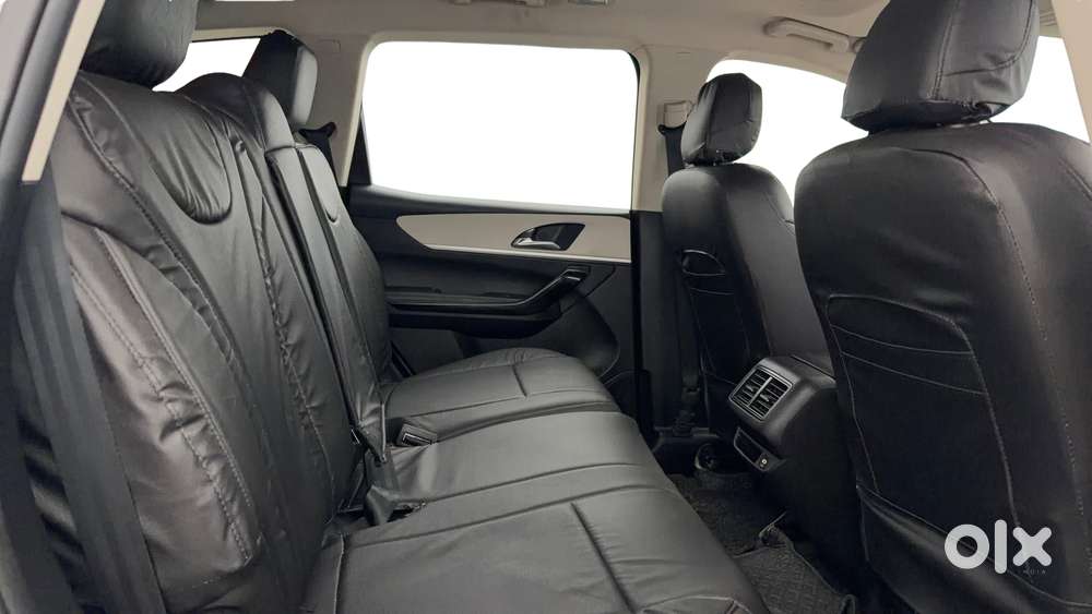 Mahindra Xuv700 2.2 Ax 5 Diesel At 7 Str, 2023, Diesel