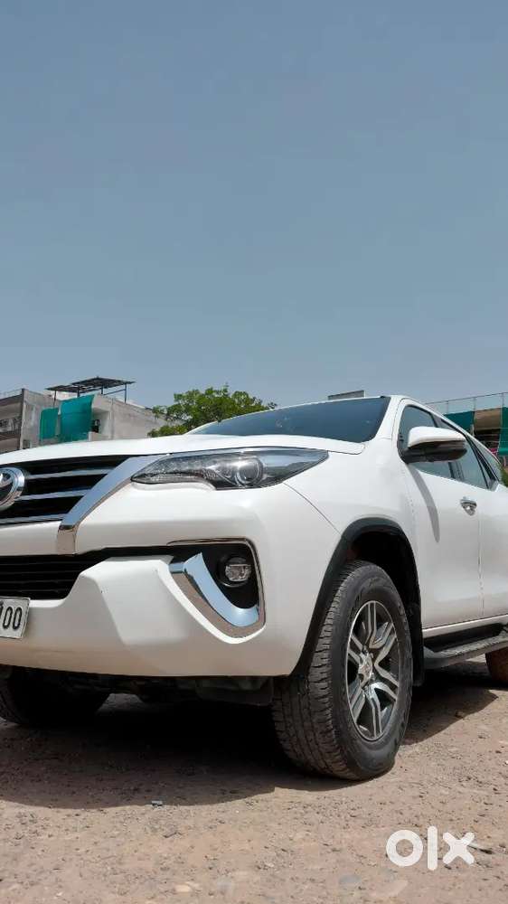 Fortuner 4x2
Automatic 
November 2017
85000 Km