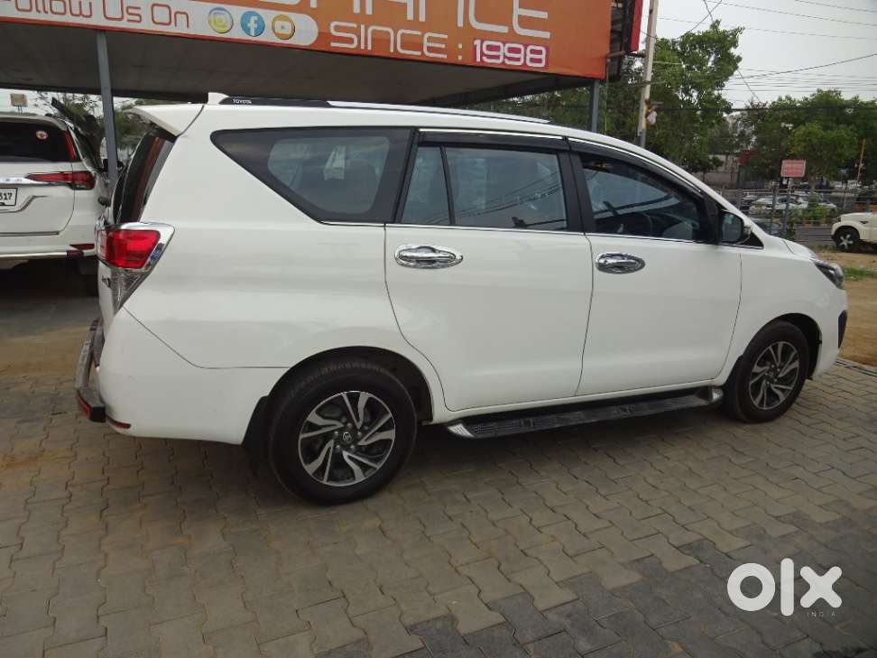 Toyota Innova Crysta 2.4 V 8 Str, 2022, Diesel