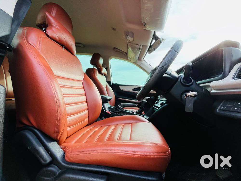 Mahindra Xuv700 2.2 Mx Diesel Mt 5 Str, 2023, Diesel