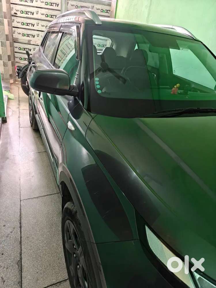 Hyundai Venue 2023 Petrol Well Maintained