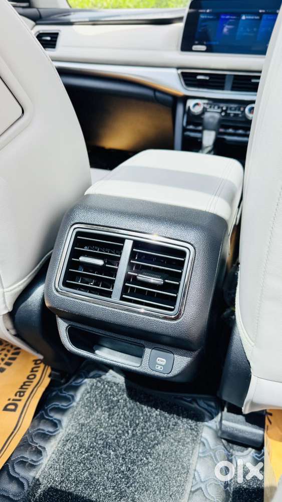 Mahindra Xuv700 2.2 Ax 7 Diesel At Luxury Pack Str, 2024, Diesel