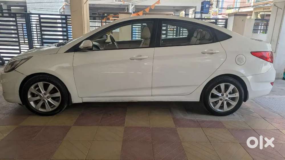 Hyundai Verna 2011
