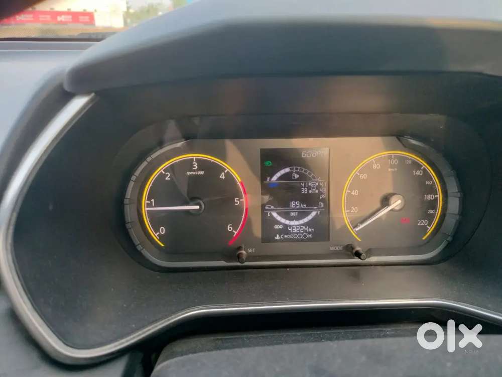 Tata Safari 2023 डीज़ल मैनुअल