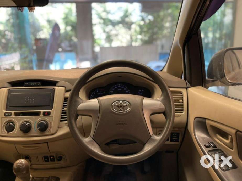 Toyota Innova 2.5 G (diesel) 8 Seater Bs Iv, 2013, Diesel