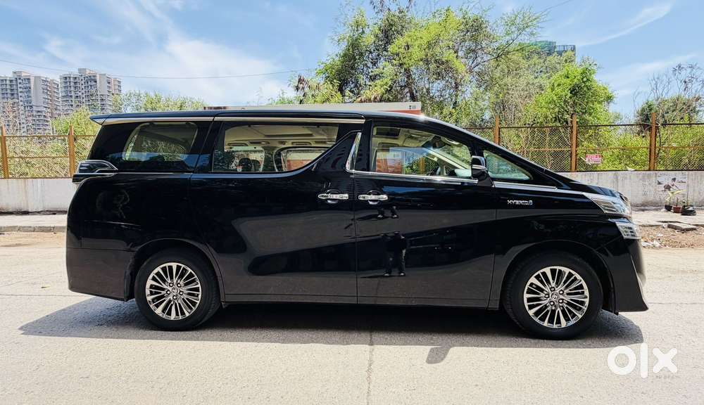 Toyota Vellfire Vip – Executive Lounge, 2023, Cng & Hybrids
