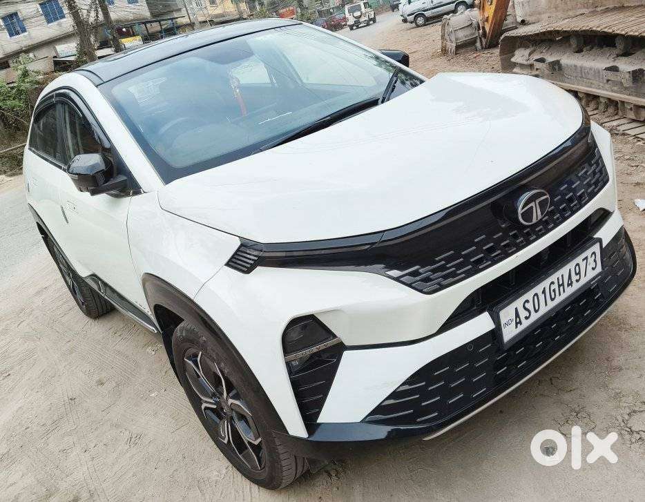 Tata Curvv Creative 1.2 Revotron Petrol 6mt, 2025, Petrol