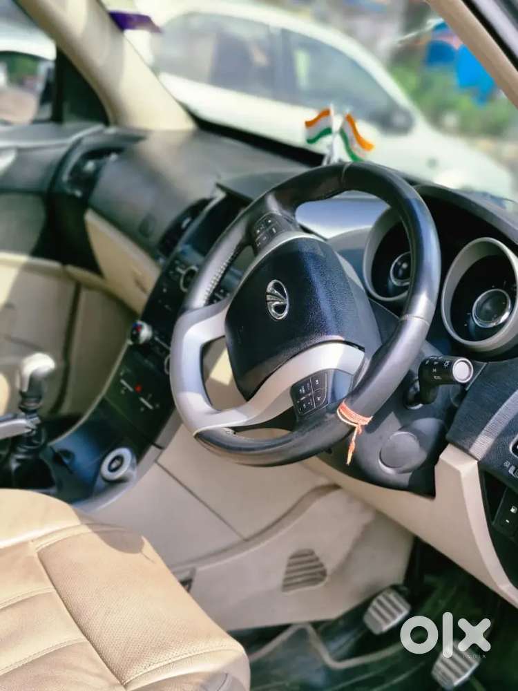 Mahindra Xuv500 W10