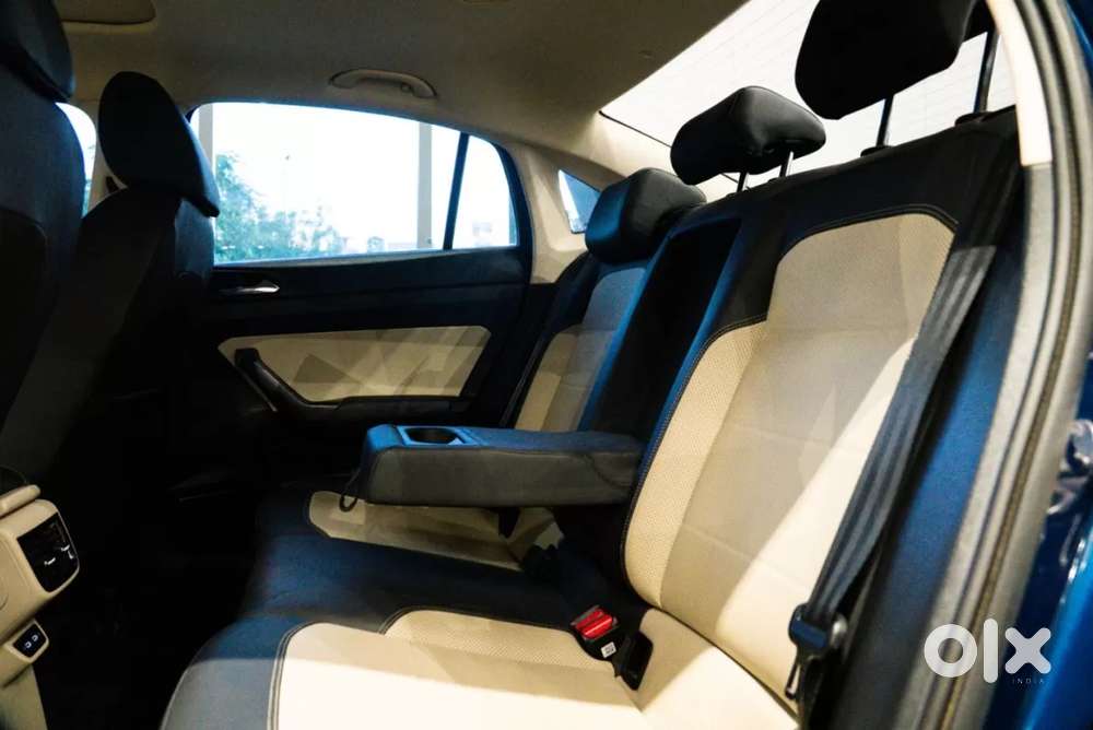 Skoda Slavia Ambition 1.0l Tsi At, 2023, Petrol