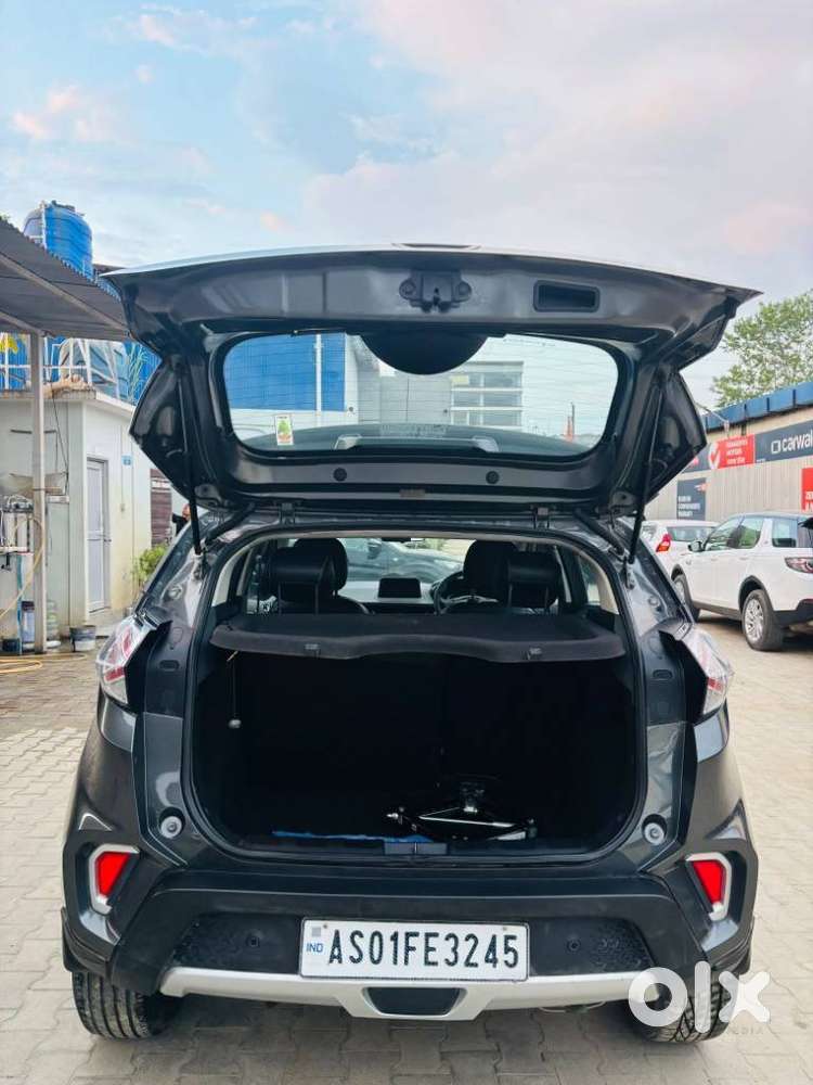 Tata Nexon 1.2 Revotron Xza Plus Premium, 2022, Petrol